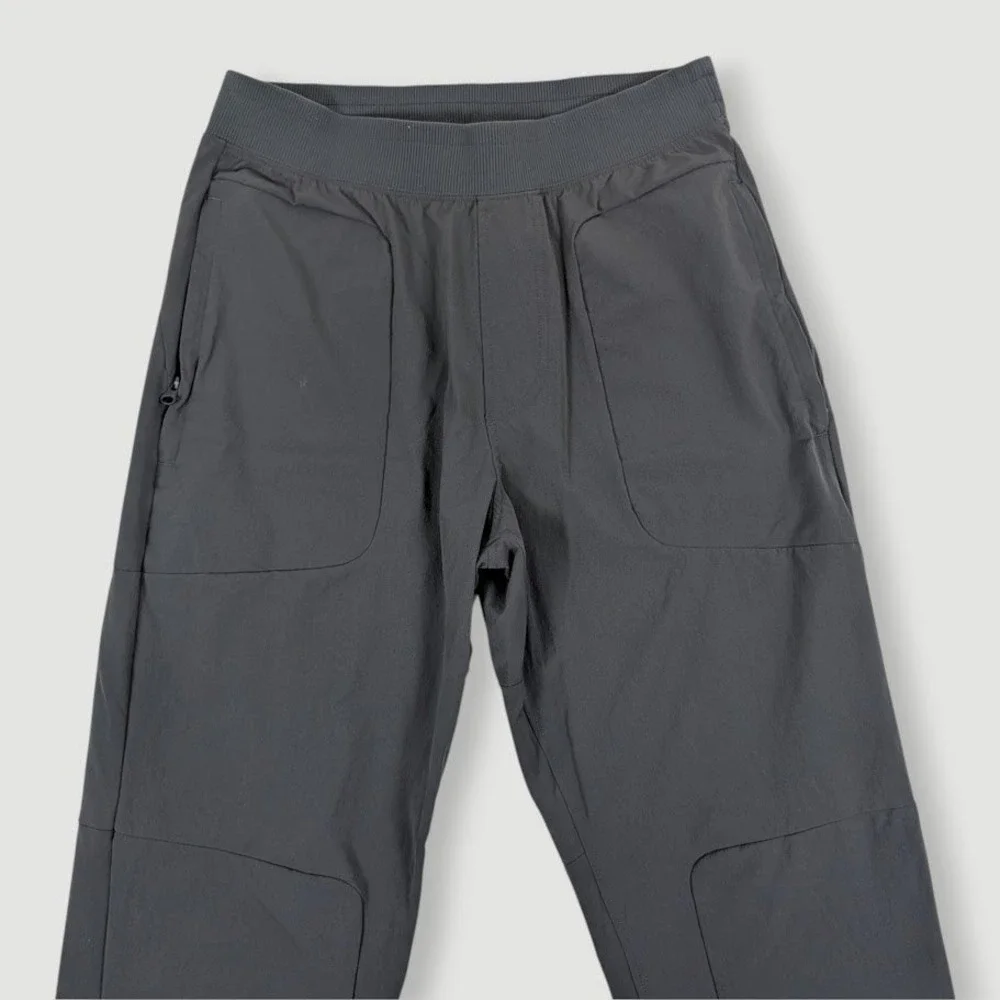 Alo Yoga Co-Op Jogger Pants Mens Small Gray Athleisure Athletic Yoga Training - Picture 7 of 9